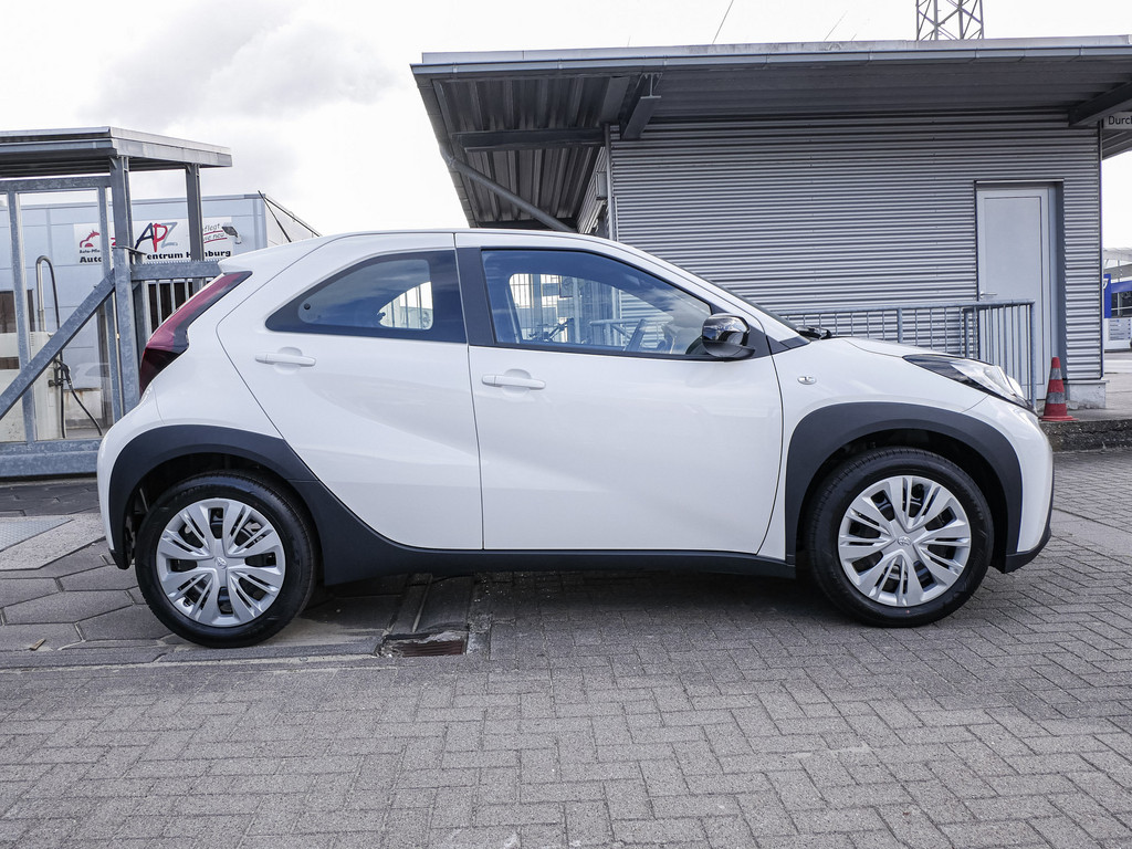 Fahrzeugansicht TOYOTA Aygo X 1.0 Business Edition - Bild 34