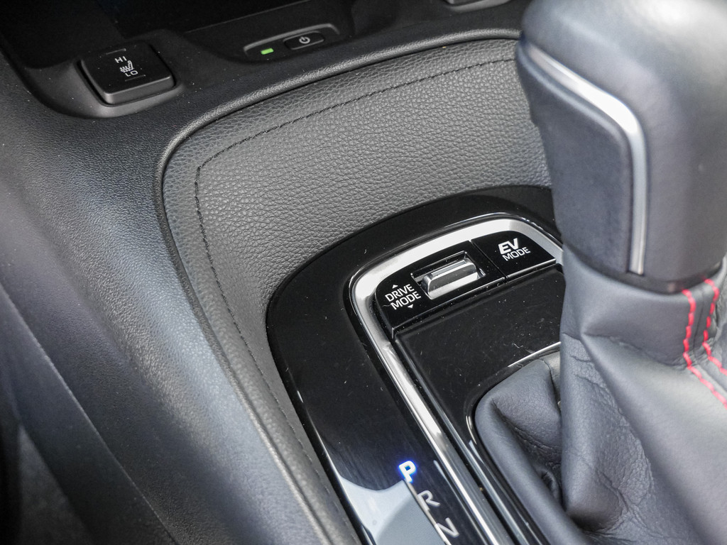 Fahrzeugansicht TOYOTA Corolla TS 2.0 Hybrid GR Sport - Bild 18