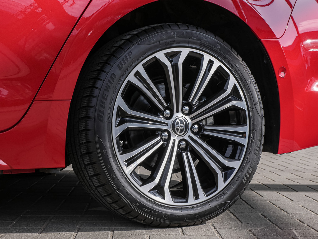 Fahrzeugansicht TOYOTA Corolla Touring Sports 2.0 Hybrid Team D - Bild 2
