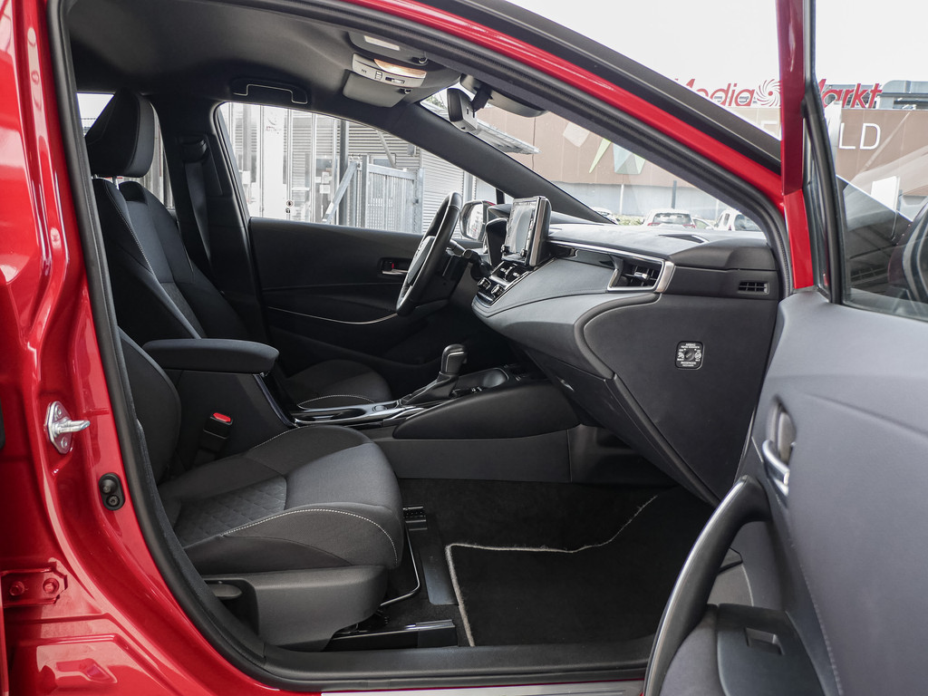Fahrzeugansicht TOYOTA Corolla Touring Sports 2.0 Hybrid Team D - Bild 8
