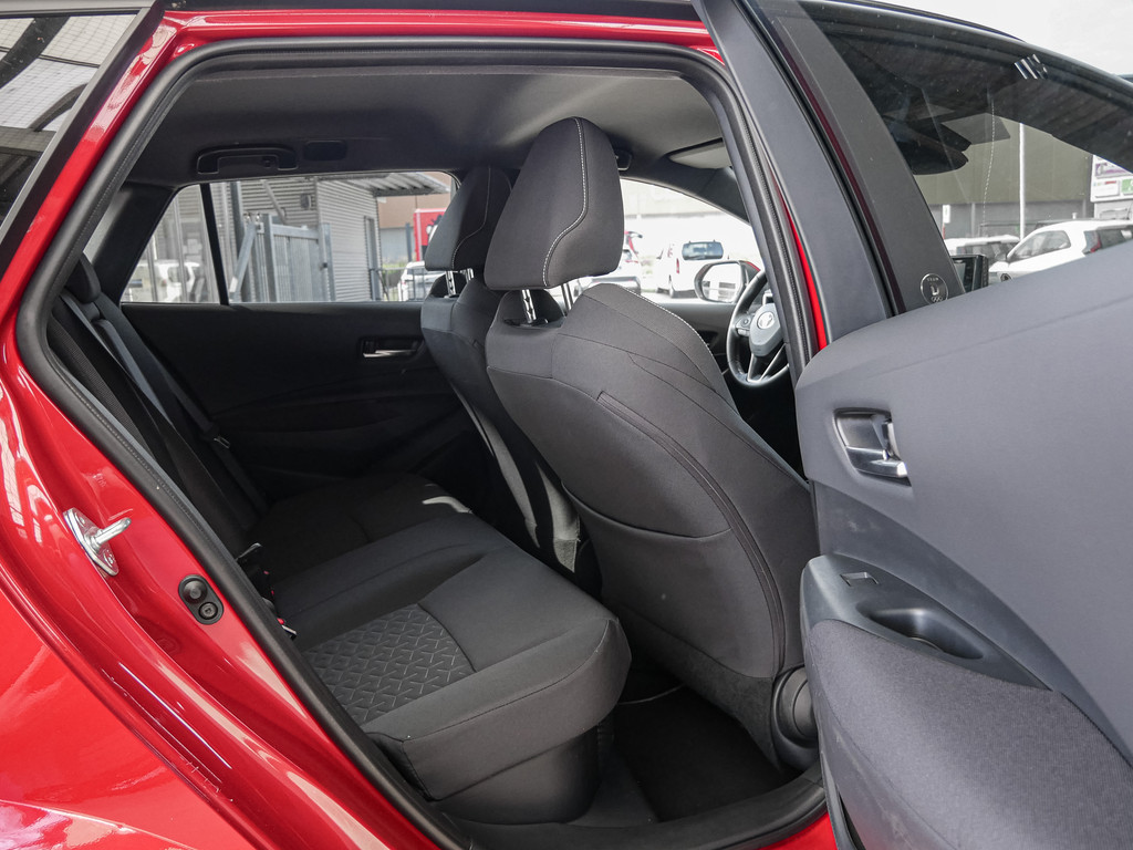 Fahrzeugansicht TOYOTA Corolla Touring Sports 2.0 Hybrid Team D - Bild 9