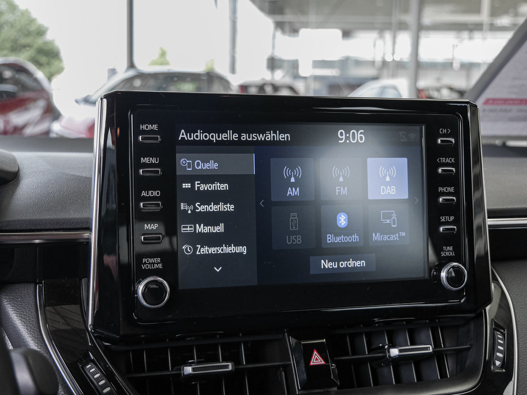 Fahrzeugansicht TOYOTA Corolla Touring Sports 2.0 Hybrid Team D - Bild 16