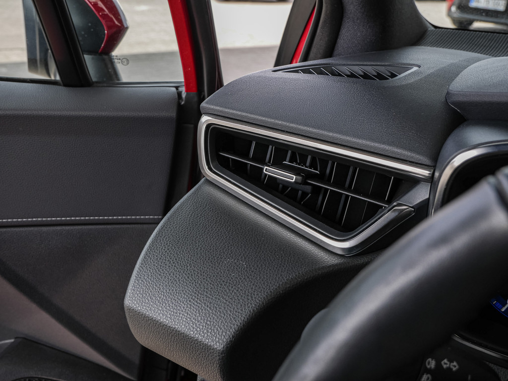 Fahrzeugansicht TOYOTA Corolla Touring Sports 2.0 Hybrid Team D - Bild 31