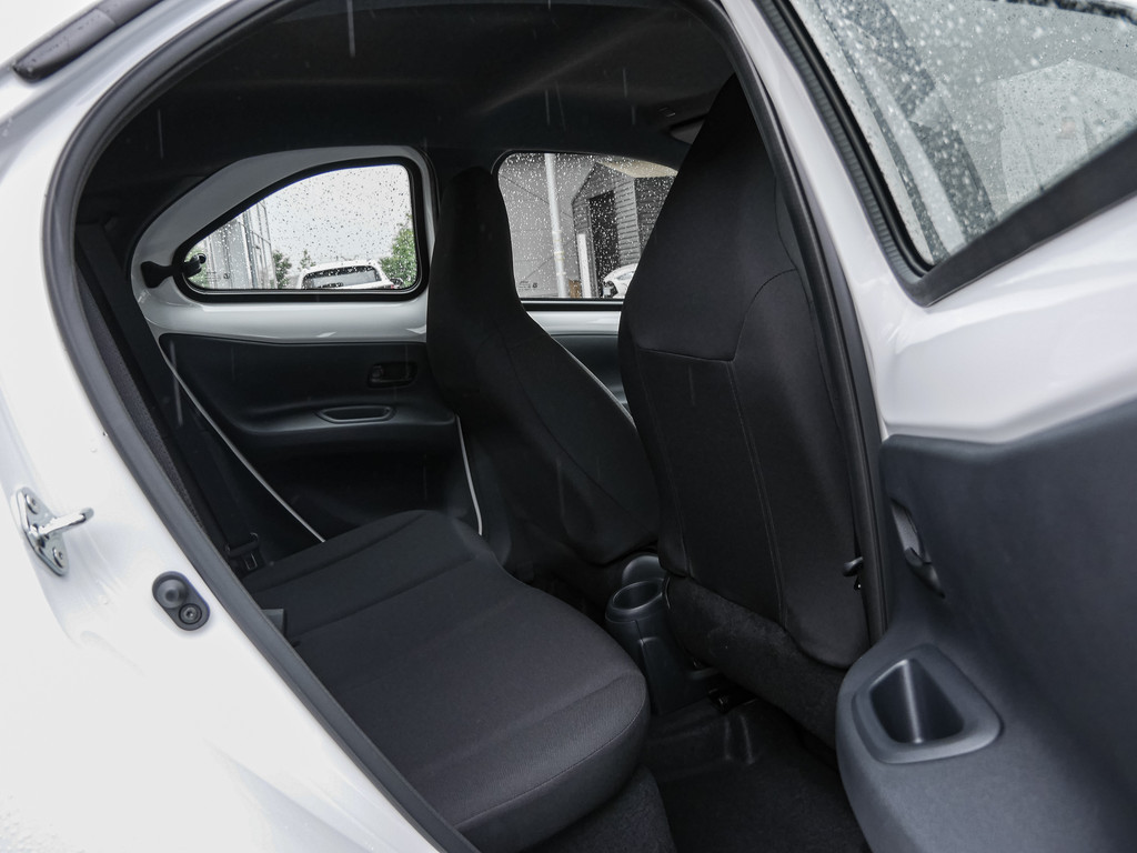 Fahrzeugansicht TOYOTA Aygo X 1.0 Play - Bild 3