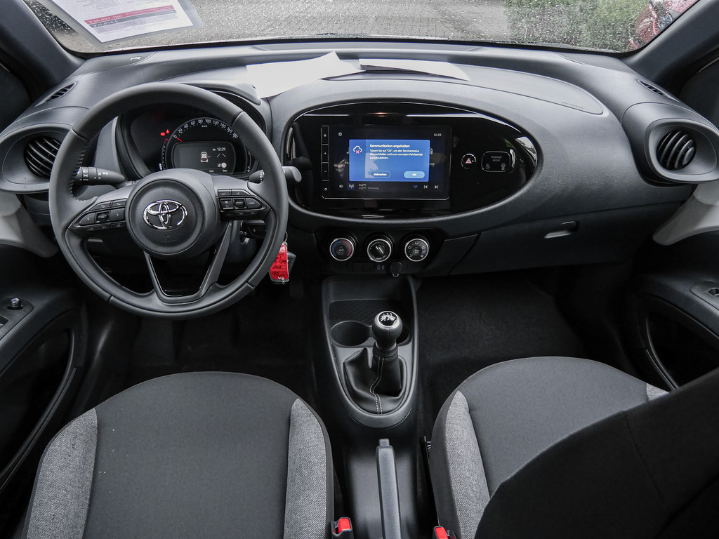 Fahrzeugansicht TOYOTA Aygo X 1.0 Play - Bild 4