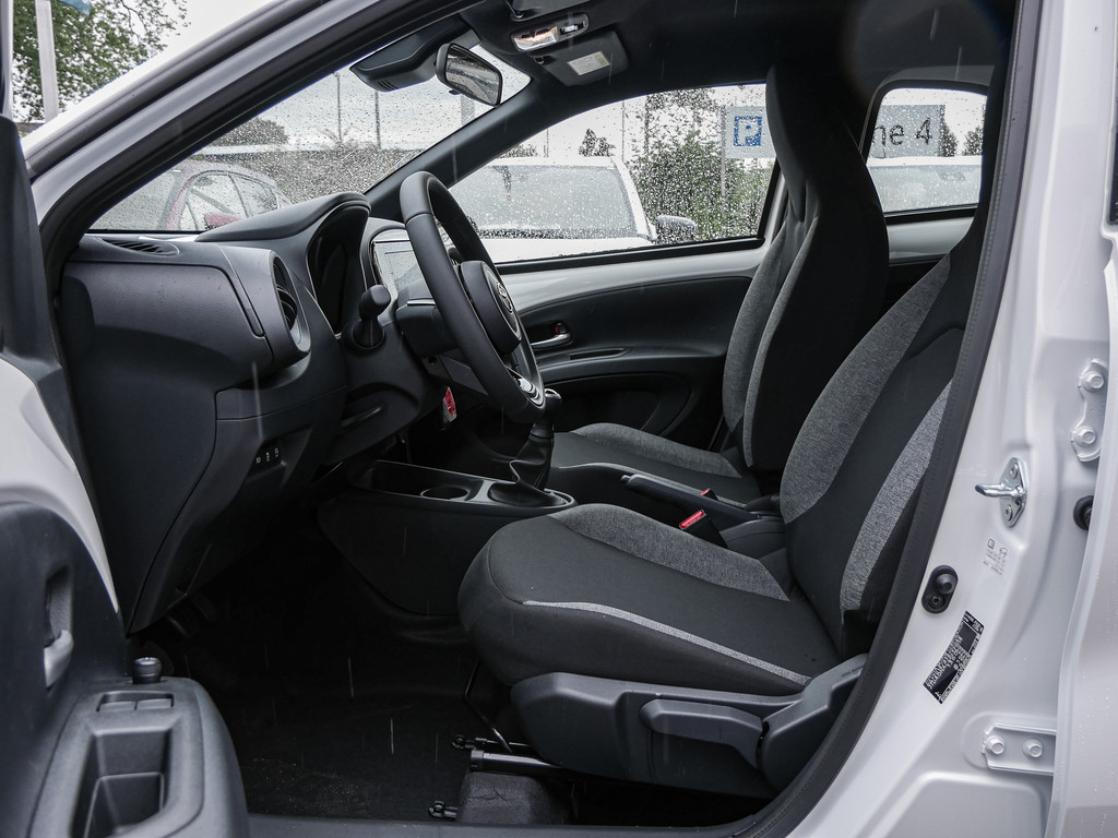 Fahrzeugansicht TOYOTA Aygo X 1.0 Play - Bild 34