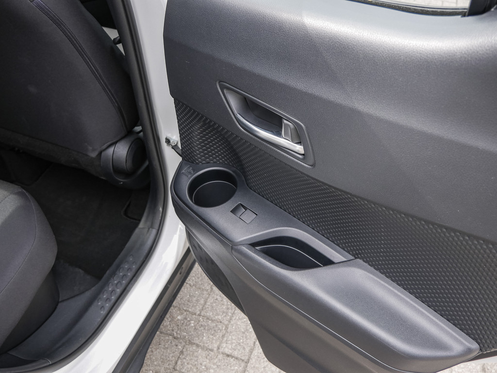 Fahrzeugansicht TOYOTA C-HR HYBRID Flow - Bild 7