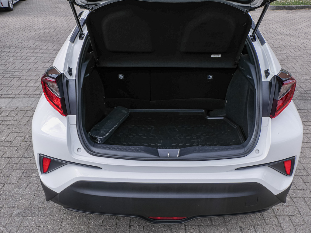 Fahrzeugansicht TOYOTA C-HR HYBRID Flow - Bild 11