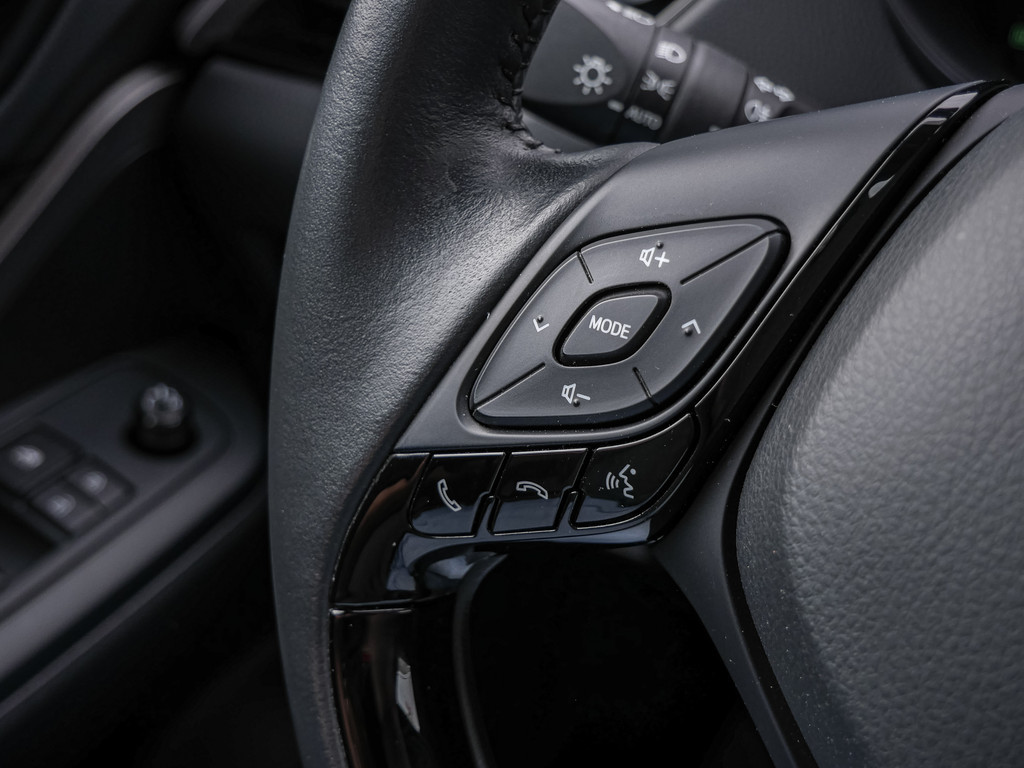 Fahrzeugansicht TOYOTA C-HR HYBRID Flow - Bild 30