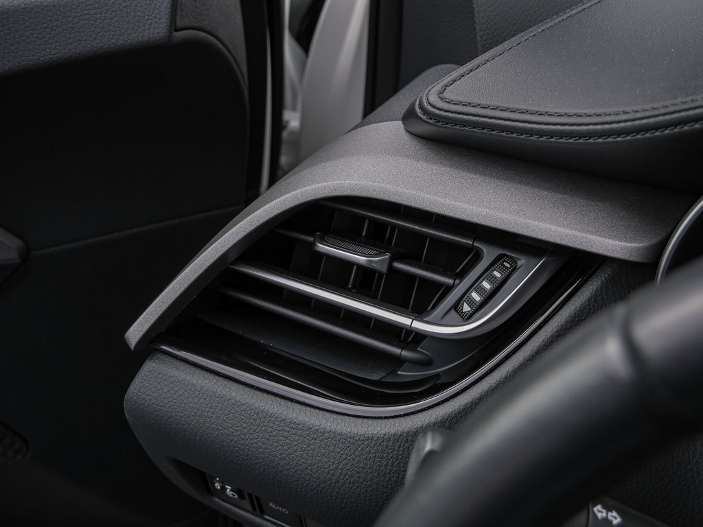 Fahrzeugansicht TOYOTA C-HR HYBRID Flow - Bild 31
