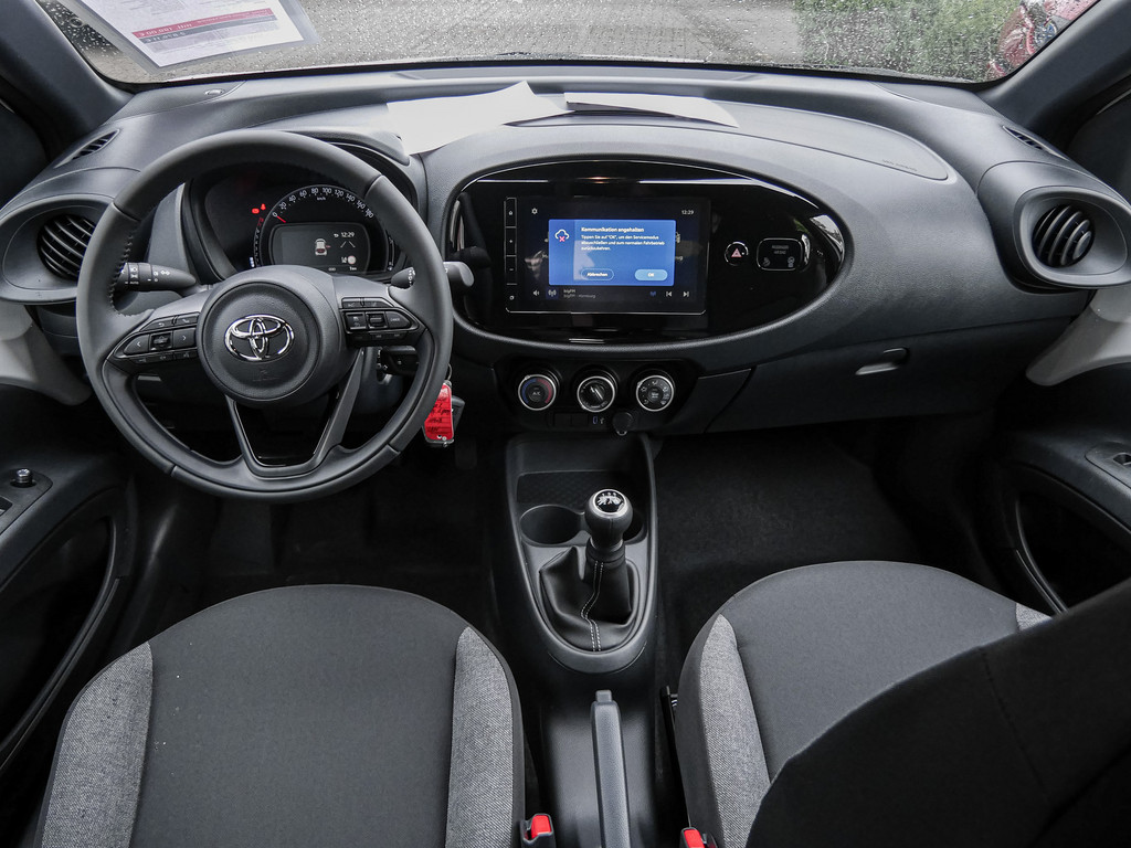 Fahrzeugansicht TOYOTA Aygo X 1.0 Play - Bild 4