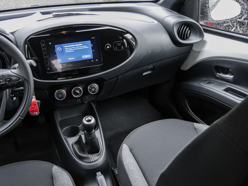 Fahrzeugansicht TOYOTA Aygo X 1.0 Play - Bild 6