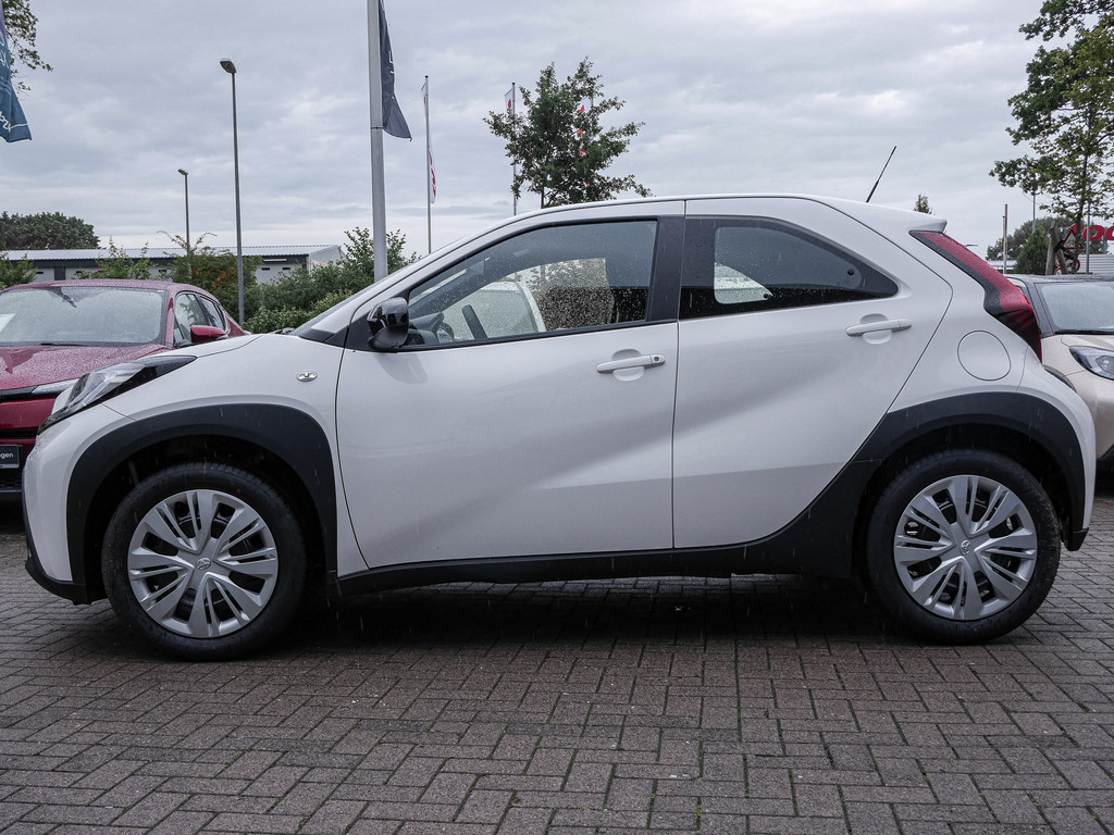 Fahrzeugansicht TOYOTA Aygo X 1.0 Play - Bild 32