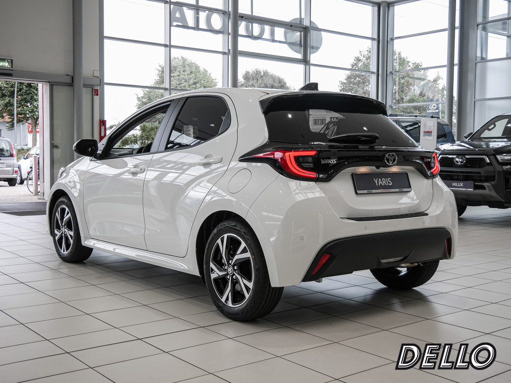 Fahrzeugansicht TOYOTA Yaris 1.5 Hybrid Teamplayer - Bild 40