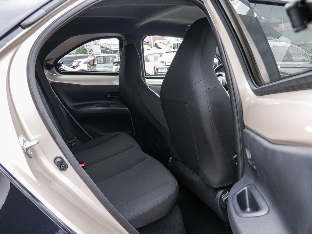 Fahrzeugansicht TOYOTA Aygo X 1.0 Teamplayer - Bild 2