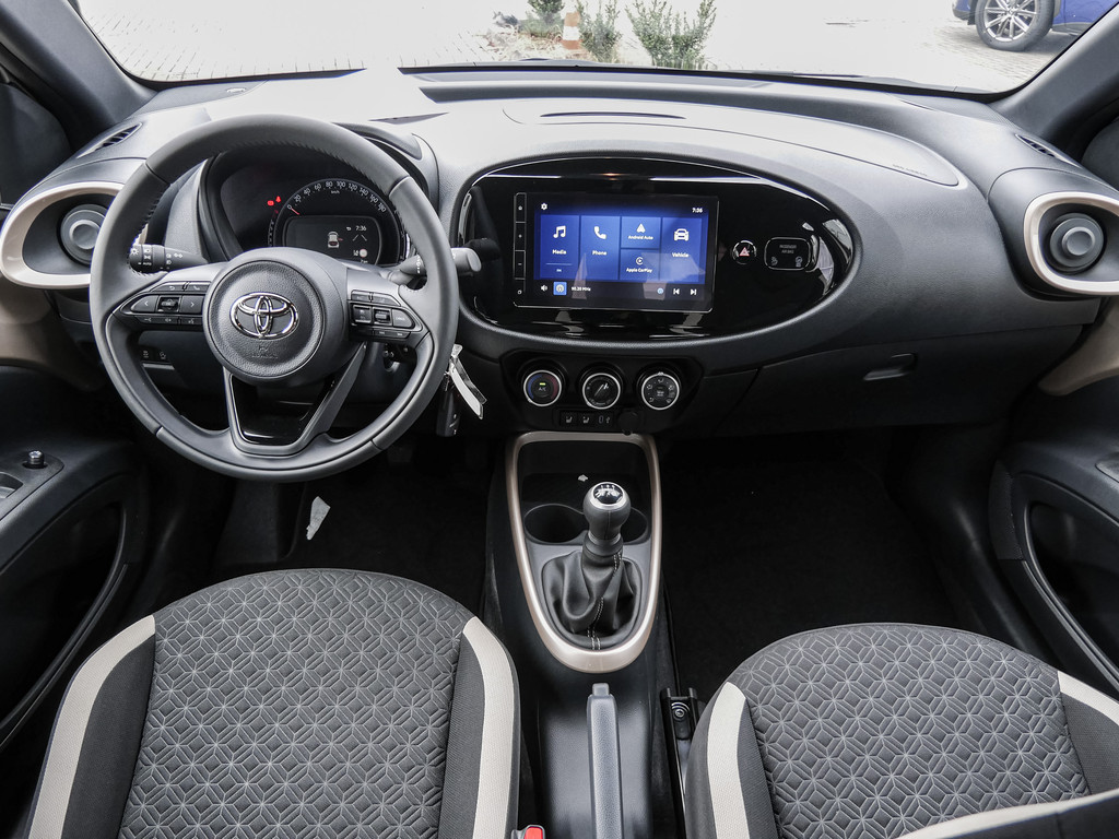 Fahrzeugansicht TOYOTA Aygo X 1.0 Teamplayer - Bild 3