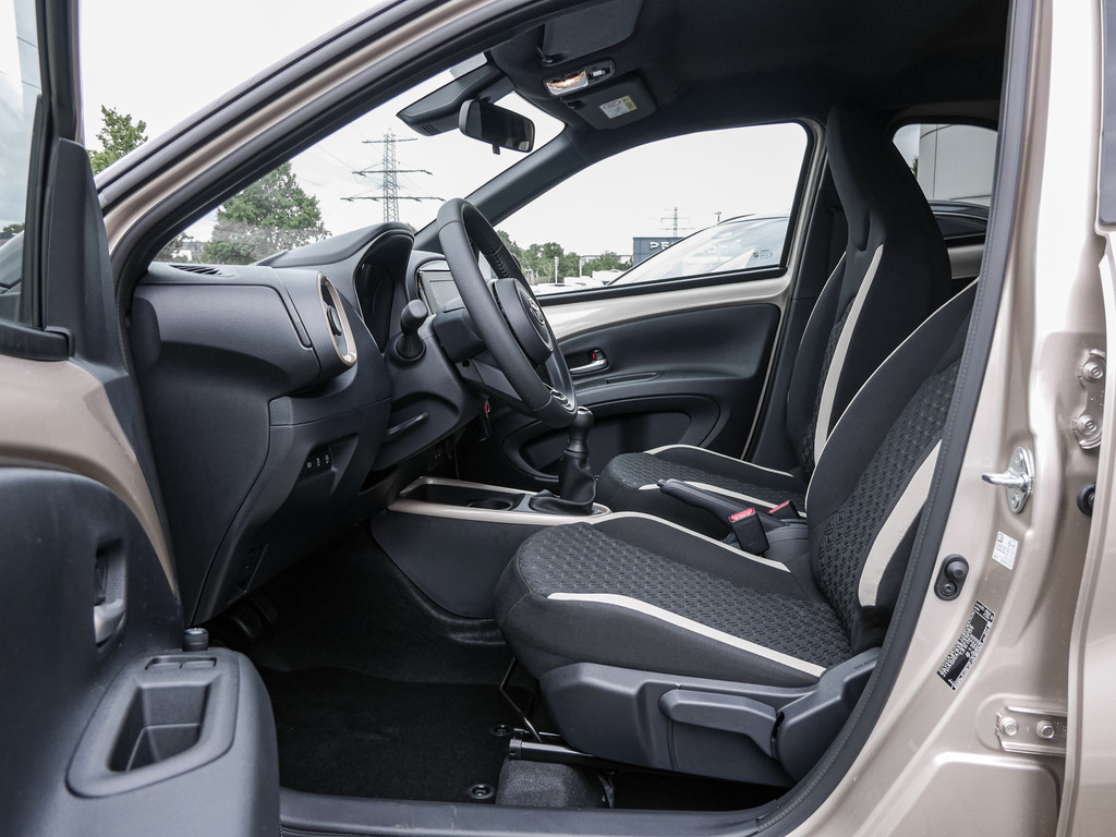 Fahrzeugansicht TOYOTA Aygo X 1.0 Teamplayer - Bild 35