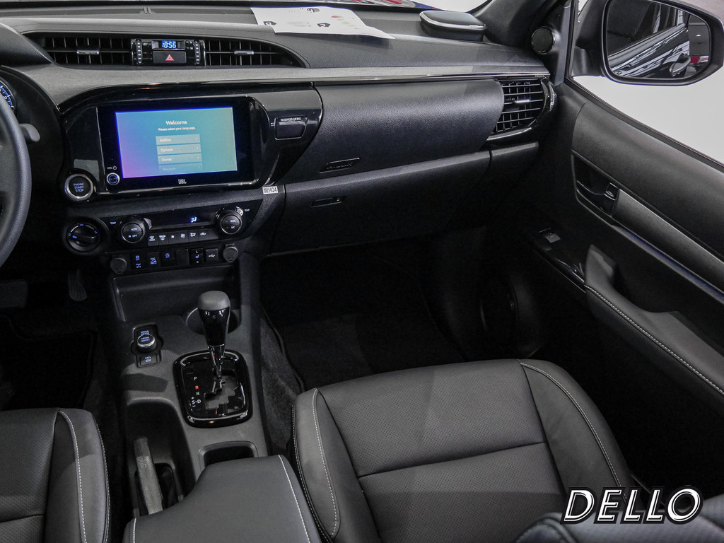 Fahrzeugansicht TOYOTA Hilux 2.8 Double Cab Invincible 4x4 - Bild 8