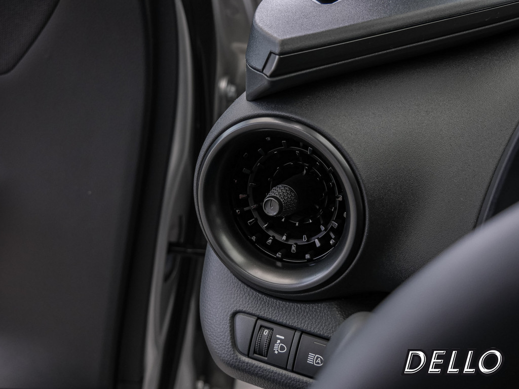 Fahrzeugansicht TOYOTA C-HR 2.0 Plug-In Hybrid FWD Teamplayer - Bild 32