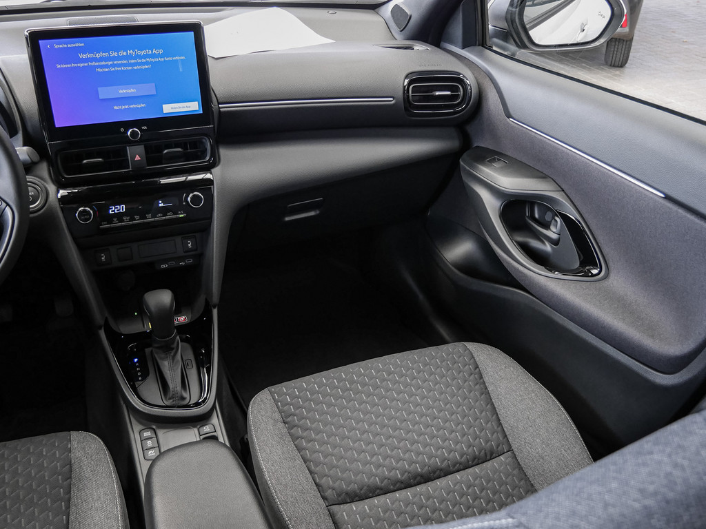 Fahrzeugansicht TOYOTA Yaris Cross 1.5 Hybrid FWD Teamplayer - Bild 11