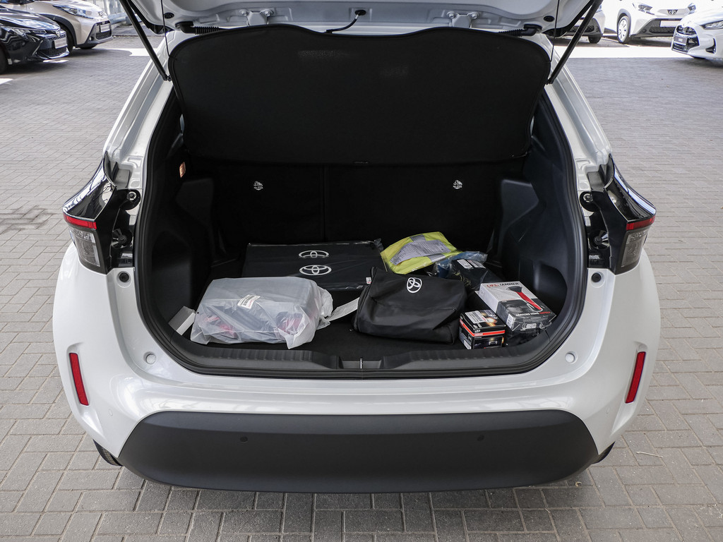 Fahrzeugansicht TOYOTA Yaris Cross 1.5 Hybrid FWD Teamplayer - Bild 13