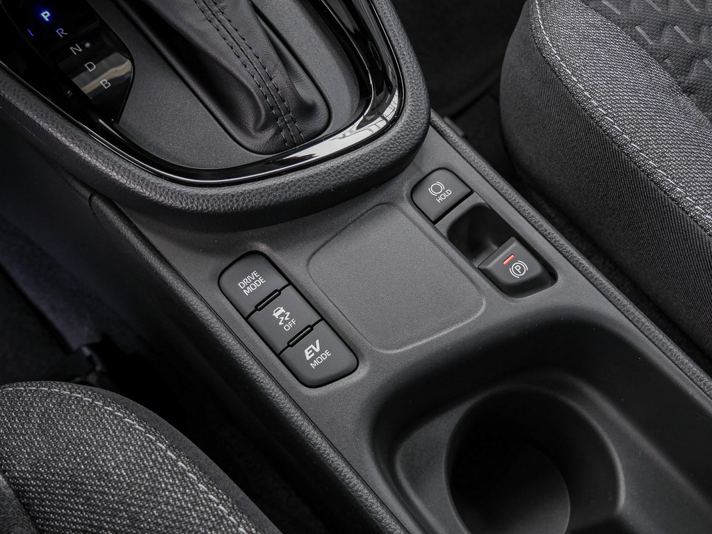 Fahrzeugansicht TOYOTA Yaris Cross 1.5 Hybrid FWD Teamplayer - Bild 24