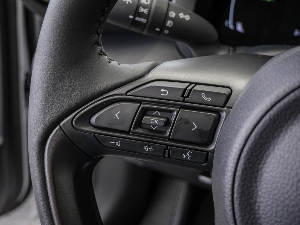 Fahrzeugansicht TOYOTA Yaris Cross 1.5 Hybrid FWD Teamplayer - Bild 32