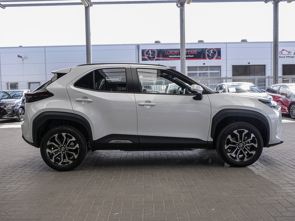 Fahrzeugansicht TOYOTA Yaris Cross 1.5 Hybrid FWD Teamplayer - Bild 34