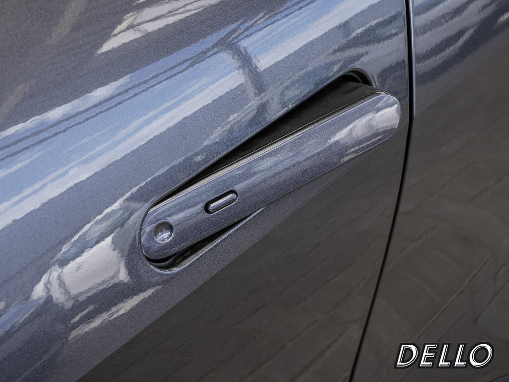 Fahrzeugansicht TOYOTA C-HR 2.0 Plug-In Hybrid FWD Teamplayer - Bild 2