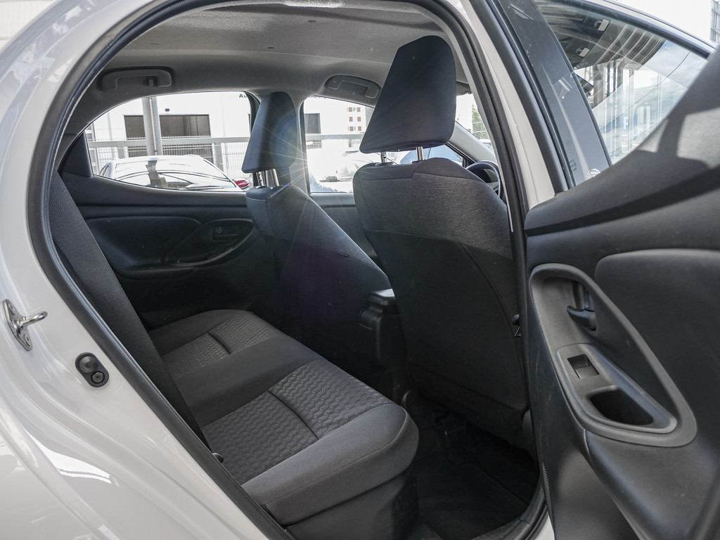 Fahrzeugansicht TOYOTA Yaris 1.5 Hybrid Team Deutschland - Bild 7