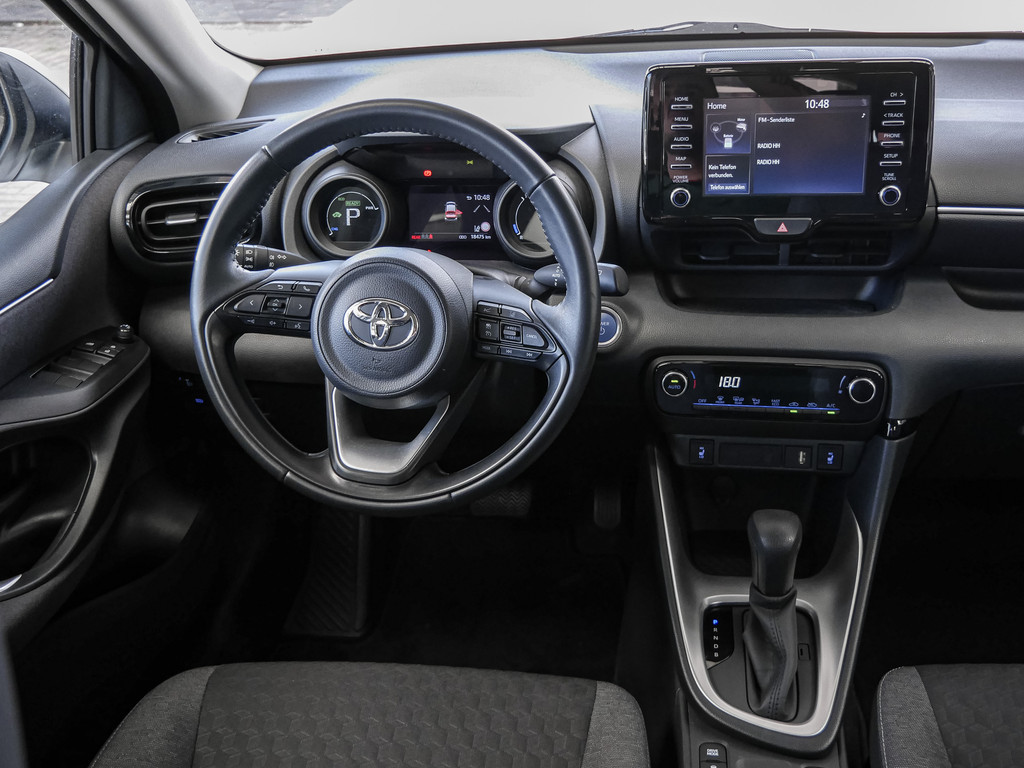 Fahrzeugansicht TOYOTA Yaris 1.5 Hybrid Team Deutschland - Bild 10