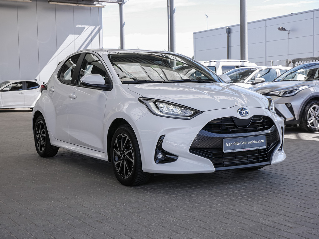 Fahrzeugansicht TOYOTA Yaris 1.5 Hybrid Team Deutschland - Bild 23