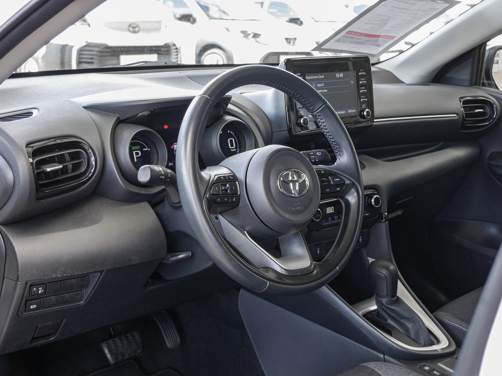 Fahrzeugansicht TOYOTA Yaris 1.5 Hybrid Team Deutschland - Bild 32