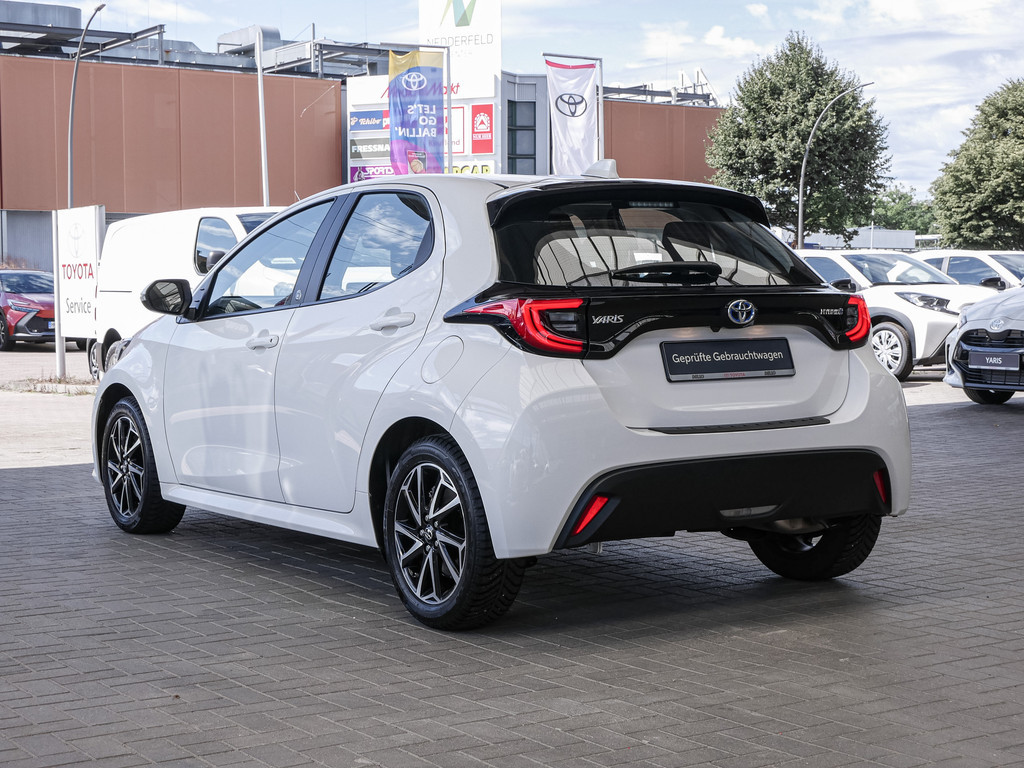 Fahrzeugansicht TOYOTA Yaris 1.5 Hybrid Team Deutschland - Bild 39