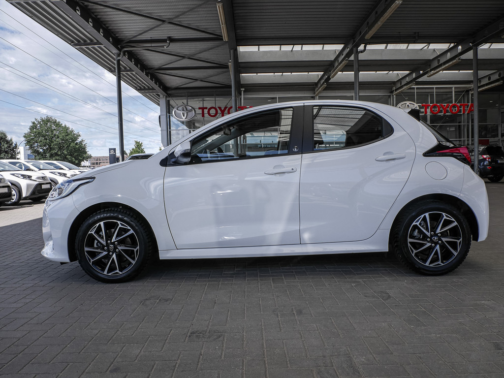 Fahrzeugansicht TOYOTA Yaris 1.5 Hybrid Team Deutschland - Bild 40