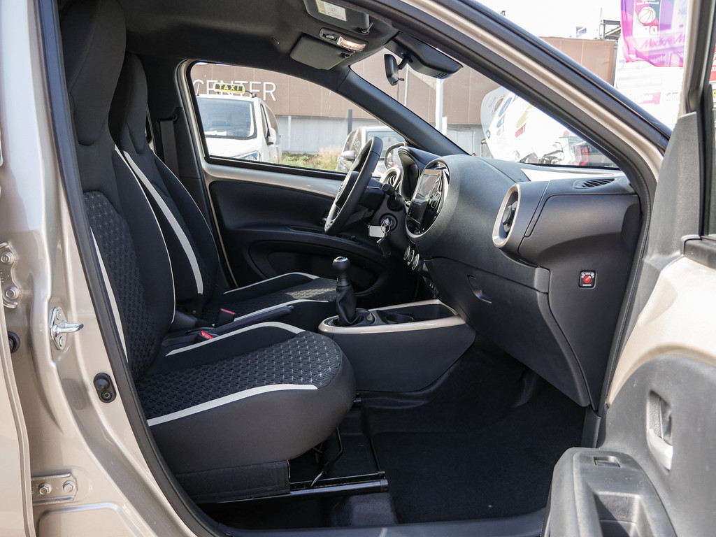 Fahrzeugansicht TOYOTA Aygo X 1.0 Teamplayer - Bild 3