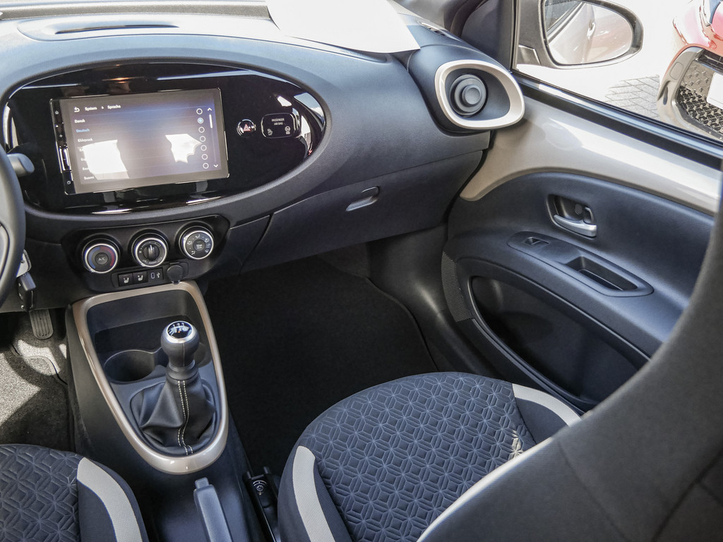 Fahrzeugansicht TOYOTA Aygo X 1.0 Teamplayer - Bild 8