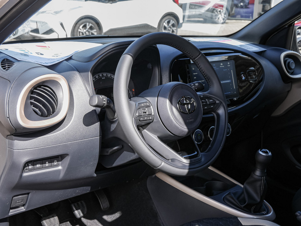 Fahrzeugansicht TOYOTA Aygo X 1.0 Teamplayer - Bild 31