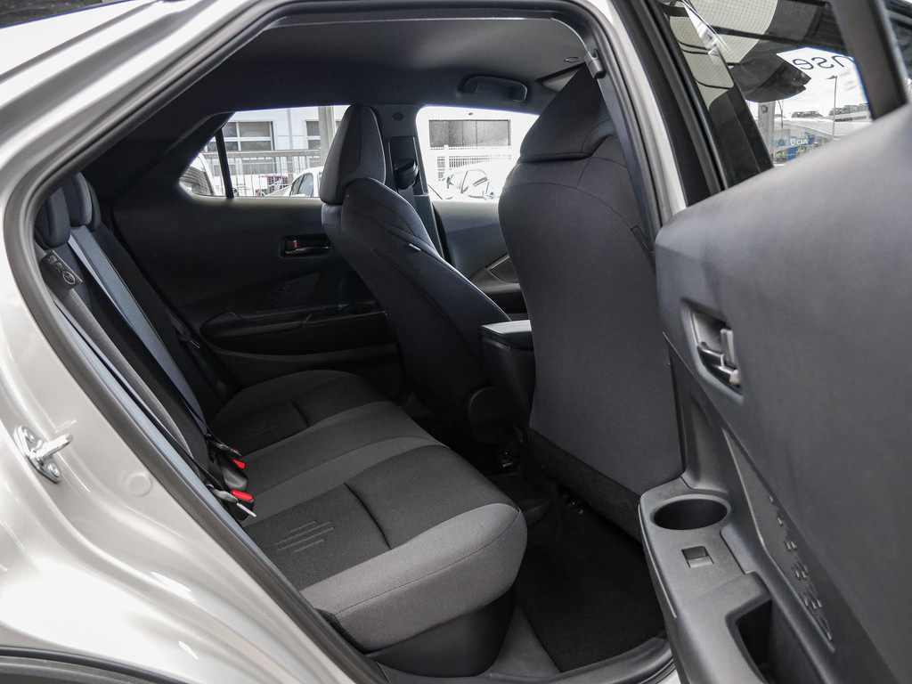 Fahrzeugansicht TOYOTA C-HR Plug-In Hybrid Teamplayer - Bild 7