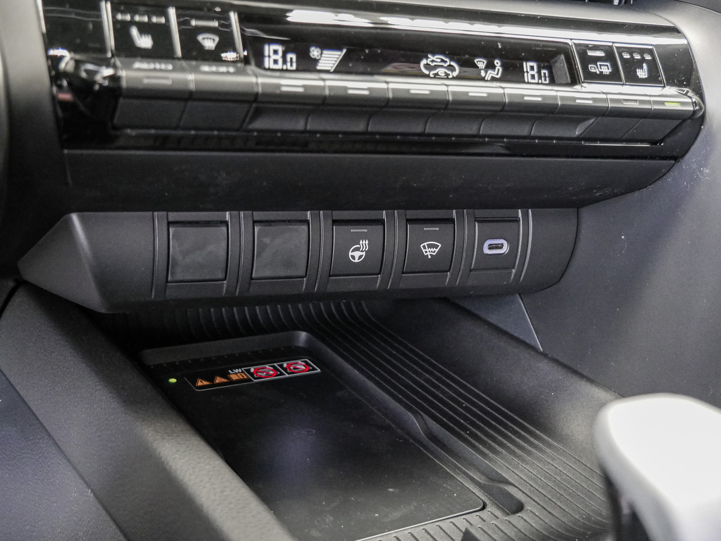 Fahrzeugansicht TOYOTA C-HR Plug-In Hybrid Teamplayer - Bild 20