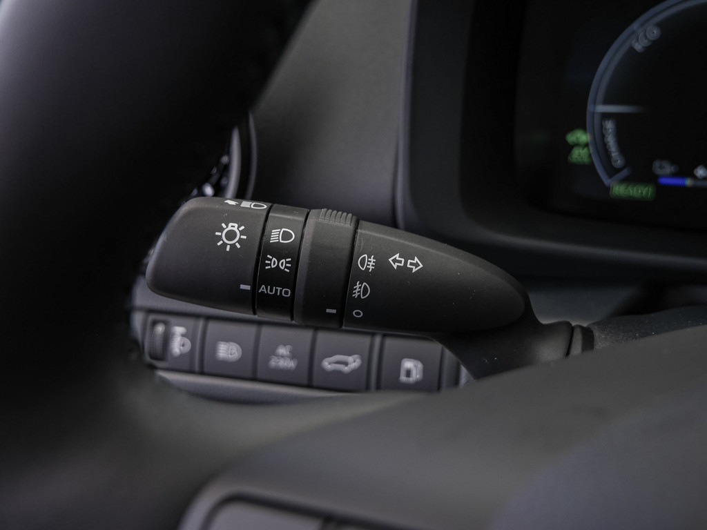 Fahrzeugansicht TOYOTA C-HR Plug-In Hybrid Teamplayer - Bild 27