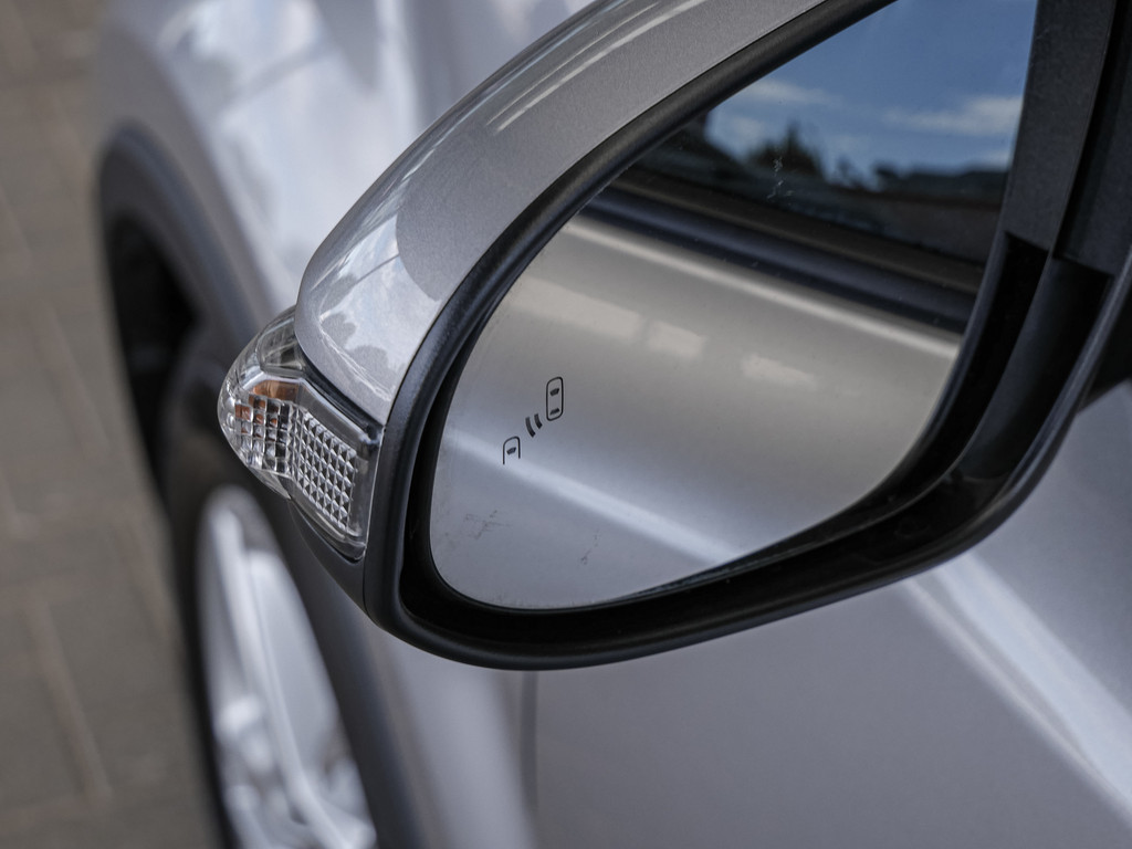 Fahrzeugansicht TOYOTA C-HR HYBRID Business Edition - Bild 4