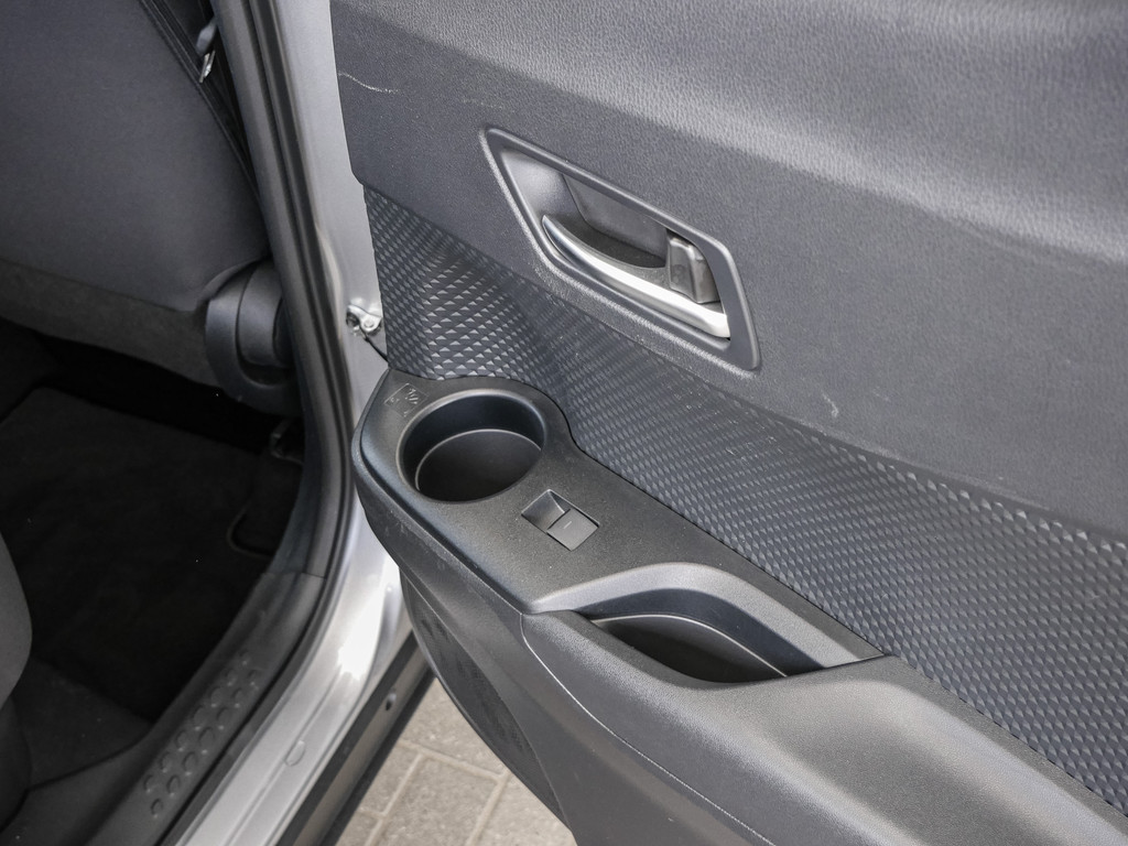 Fahrzeugansicht TOYOTA C-HR HYBRID Business Edition - Bild 9