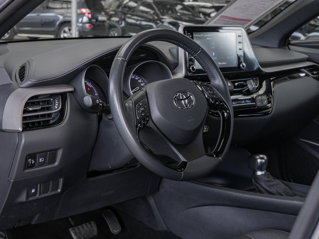Fahrzeugansicht TOYOTA C-HR HYBRID Business Edition - Bild 37