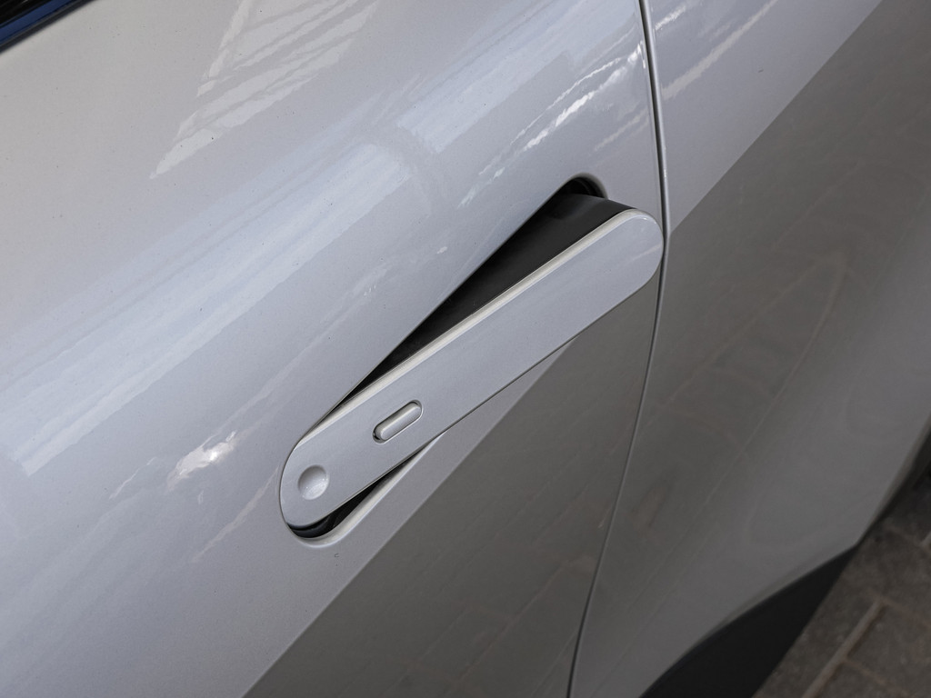 Fahrzeugansicht TOYOTA C-HR 2.0 Plug-In Hybrid FWD Teamplayer - Bild 3