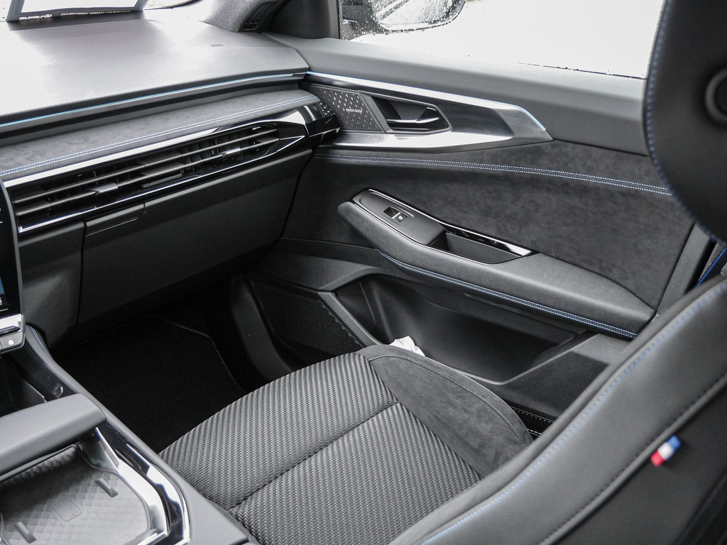 Fahrzeugansicht RENAULT Austral Iconic Esprit Alpine E-TECH - Bild 11