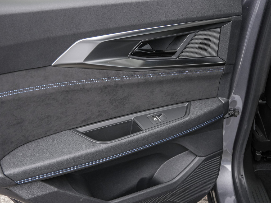 Fahrzeugansicht RENAULT Austral Iconic Esprit Alpine E-TECH - Bild 14