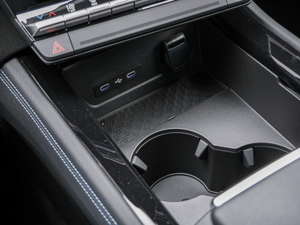 Fahrzeugansicht RENAULT Austral Iconic Esprit Alpine E-TECH - Bild 21