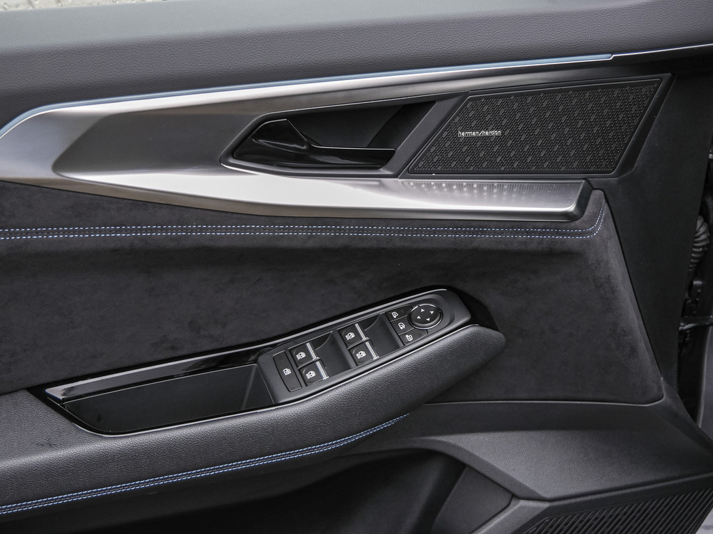Fahrzeugansicht RENAULT Austral Iconic Esprit Alpine E-TECH - Bild 38