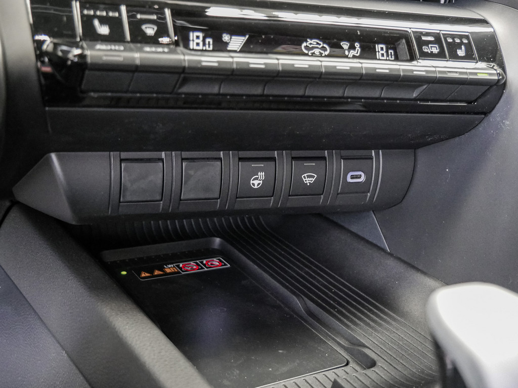 Fahrzeugansicht TOYOTA C-HR 2.0 Plug-In Hybrid FWD Teamplayer - Bild 20